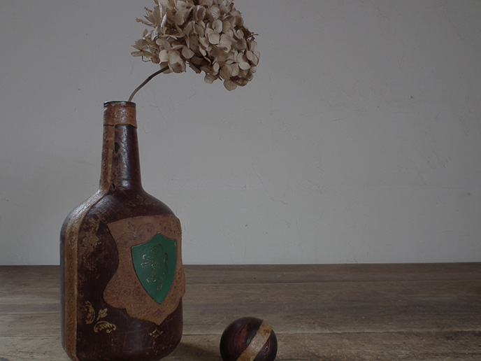 A01157 イタリアヴィンテージ 革製 古いボトル 酒瓶 | MANSIKKA antiques