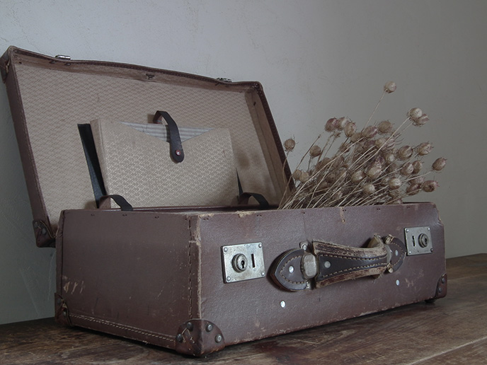 F01906 レトロ 厚紙と革の古いトランク 鞄 | MANSIKKA ...