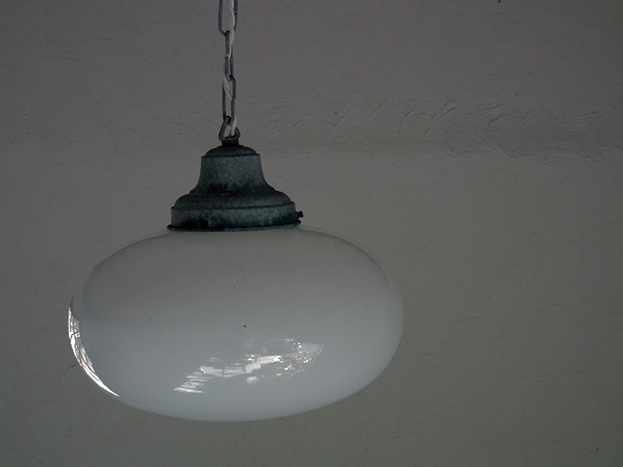 K02471 アンティーク 乳白ガラスのペンダントライト吊り下げ照明