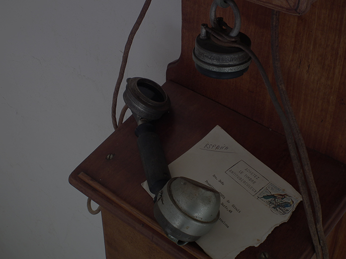 P00070 1927年 フランス ヴィンテージ 壁掛け式の古い電話機 