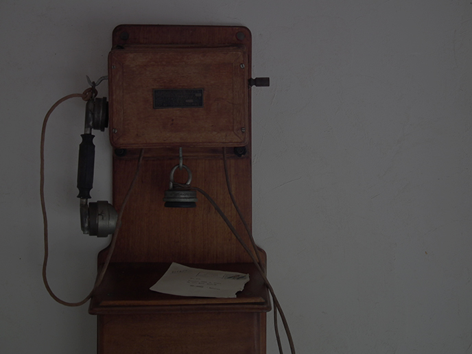 P00070 1927年 フランス ヴィンテージ 壁掛け式の古い電話機 