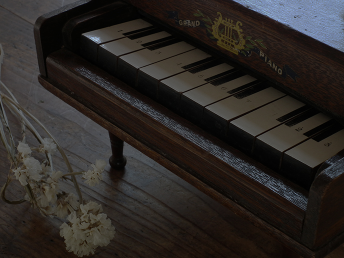 A027 レトロ 木製 おもちゃのピアノ 鍵盤楽器 Mansikka Antiques