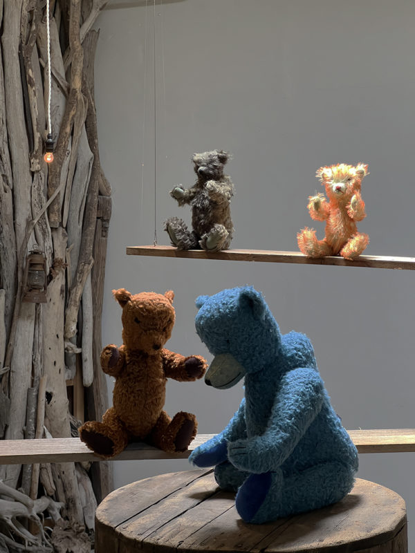 外間宏政のテディベア作品