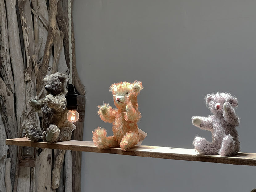 外間宏政のテディベア作品