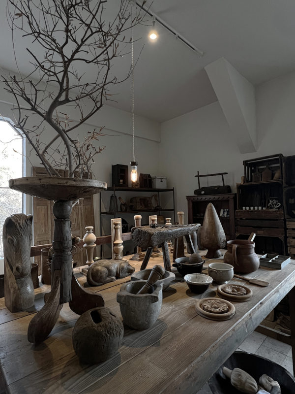 フランスのアンティーク家具と雑貨